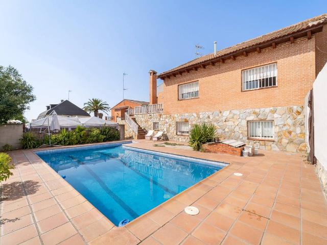 Chalet en venta en Casarrubios Del Monte, Castilla-La Mancha