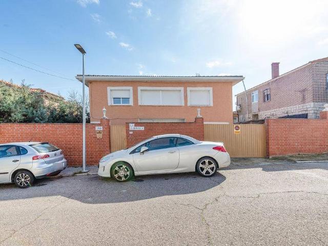 Villa en venta en Casarrubios Del Monte