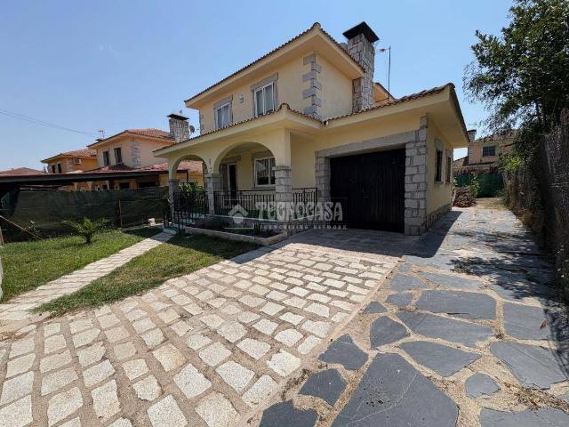 Villa en venta en Camarena