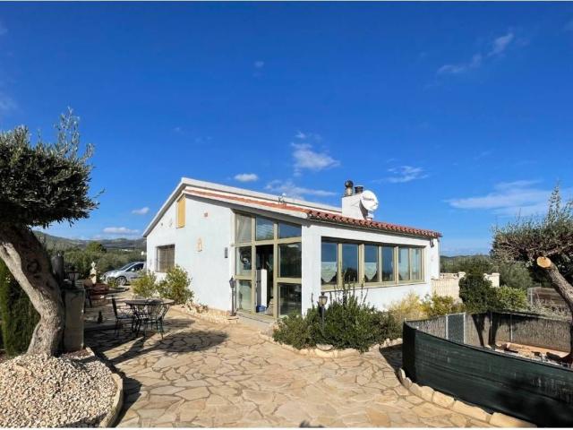 Villa en venta en Camarles