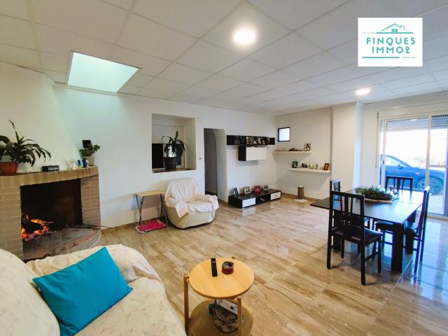Villa en venta en Camarles