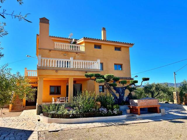 Villa en venta en Camarles