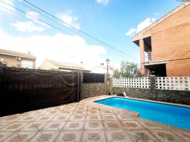 Chalet en venta en Camarma De Esteruelas, Madrid