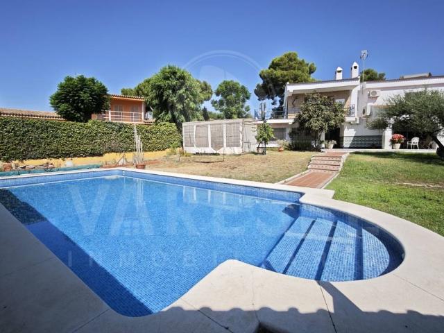 Chalet en venta en Camas, Sevilla