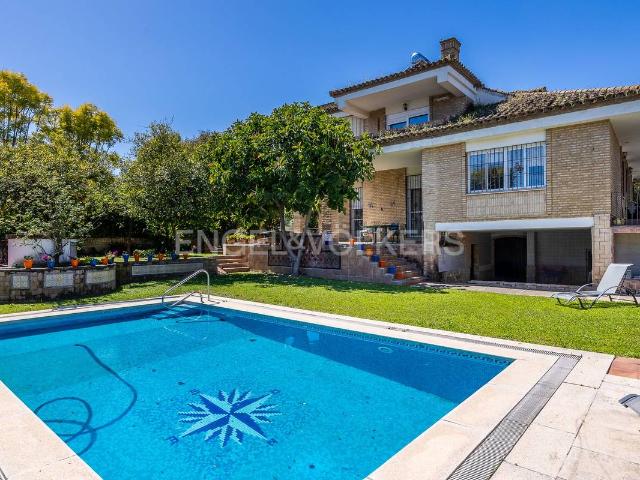 Chalet en venta en Camas, Andalucía