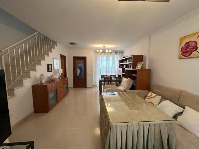 Chalet en venta en Camas, Andalucía