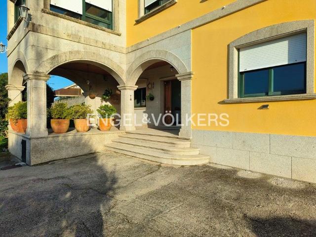 Chalet en venta en Cambados, Os Olmos