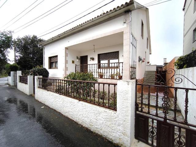 Chalet en venta en Cambados, Os Olmos