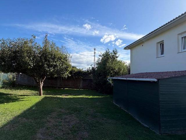 Chalet en venta en O Salgueiro, Cambre