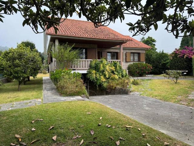 Chalet en venta en A Angustia, Vigo