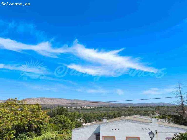 Casa en venta en l'Alt Vinalopó / El Alto Vinalopó, Valencia