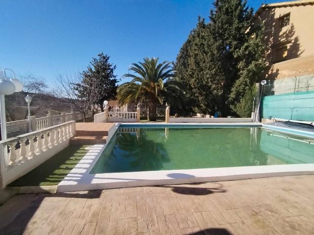 Chalet en venta en Campo Real, Madrid