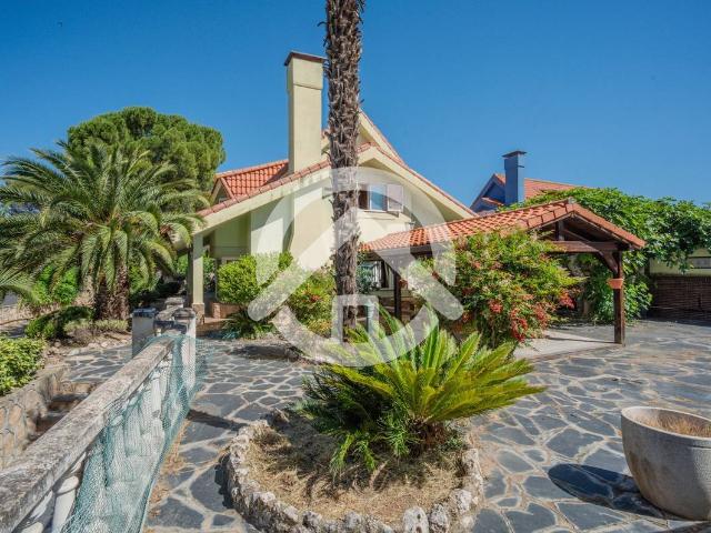 Chalet en venta en Campo Real, Madrid