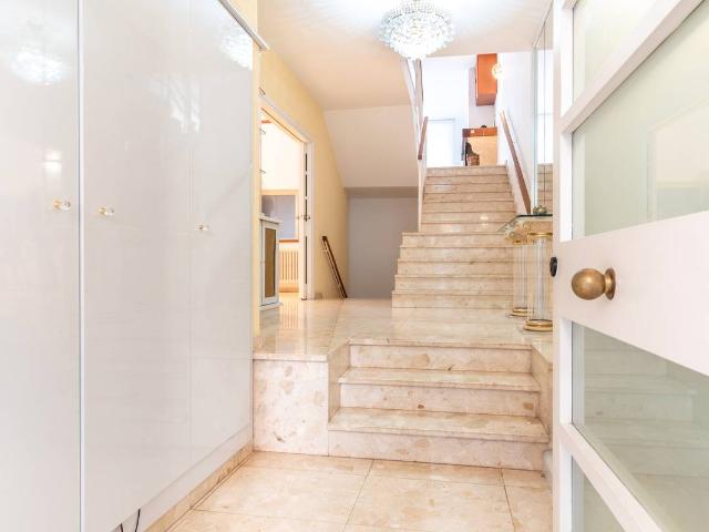 Villa en venta en Sant Feliu De Llobregat, Can Nadal