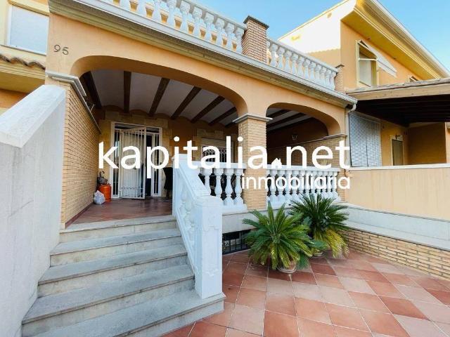 Chalet en venta en Canals, València / Valencia