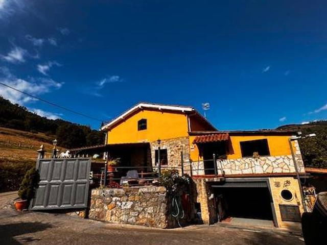 Chalet en venta en Candamo, Asturias
