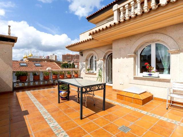 Villa en venta en Madrid, Sol