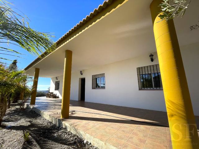 Villa en venta en Canillas De Aceituno