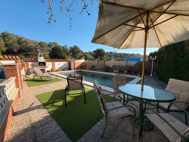 Villa en venta en Canyelles, les Quintanes