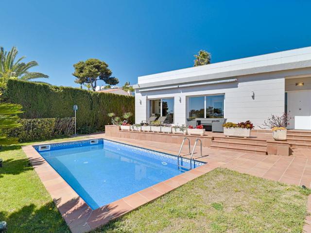 Villa en venta en Lloret De Mar