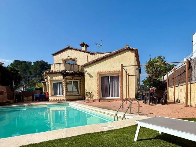 Villa en venta en Canyelles, les Quintanes