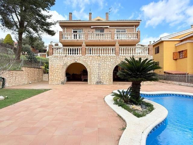 Villa en venta en Canyelles, les Quintanes