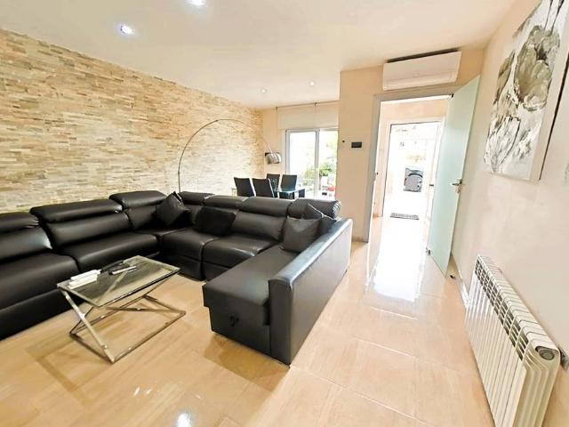 Villa en venta en Canyelles, les Quintanes