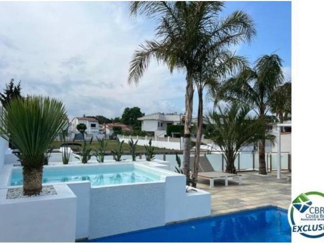 Villa en venta en Empuriabrava