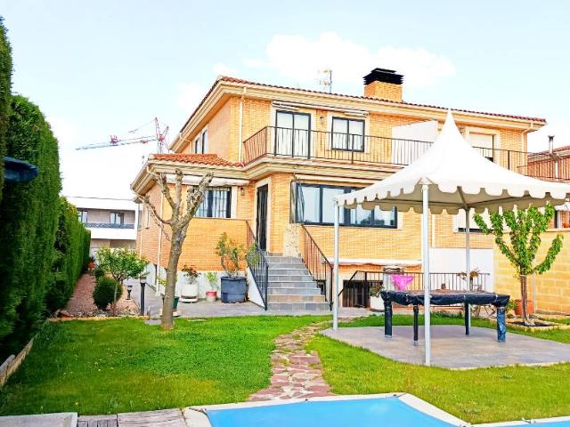 Chalet en venta en Carbajosa De La Sagrada, Castilla y León