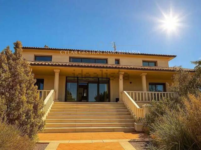 Villa en venta en Carbajosa De La Sagrada, Albahonda IV
