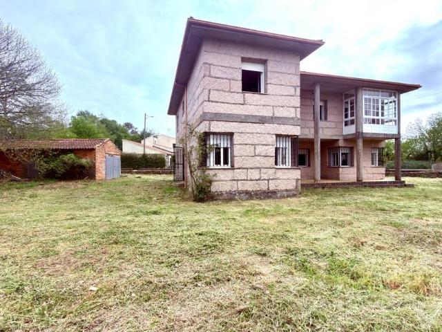 Chalet en venta en Chantada, Galicia