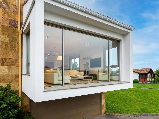 Chalet en venta en Santolaya, Siero