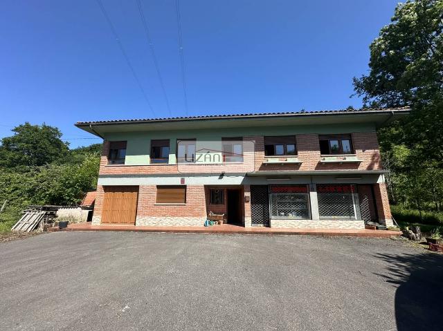 Chalet en venta en Santolaya, Siero