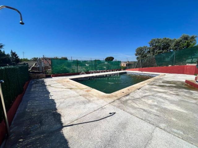 Villa en venta en Cardiel De Los Montes