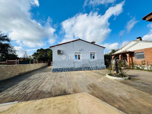 Villa en venta en Cardiel De Los Montes