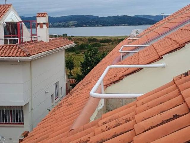 Chalet en venta en Laredo