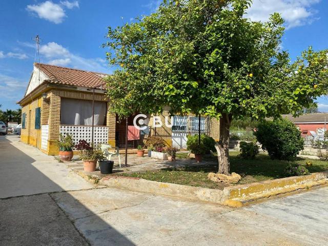 Chalet en venta en Carmona, Sevilla