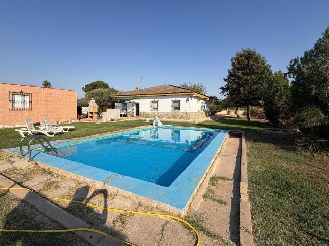 Chalet en venta en Carmona, Andalucía