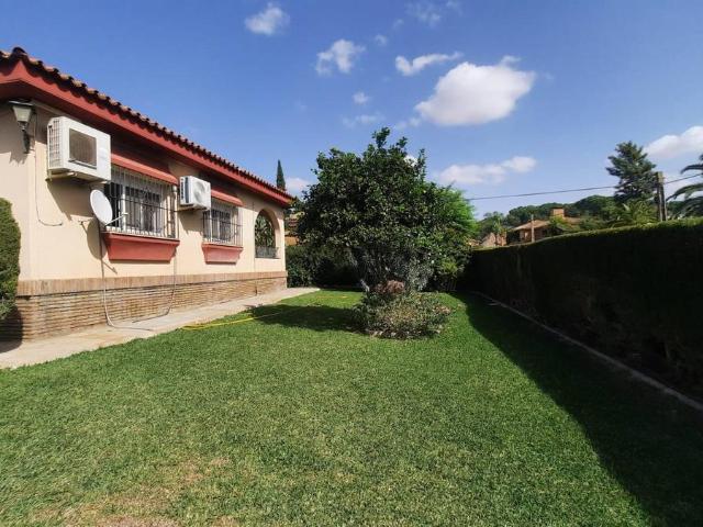 Chalet en venta en Carmona, Andalucía
