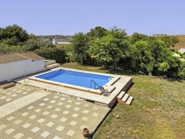 Chalet en venta en Carmona, Andalucía