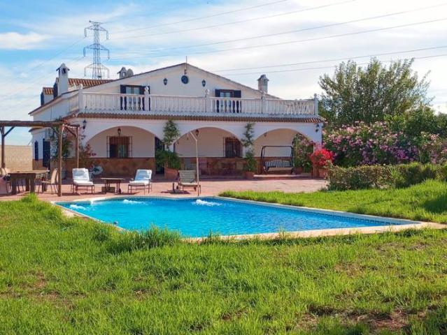 Chalet en venta en Carmona, Andalucía