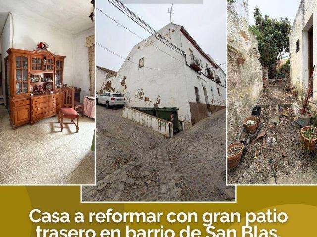 Chalet en venta en Carmona, Andalucía