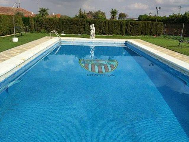 Chalet en venta en Carmona, Andalucía