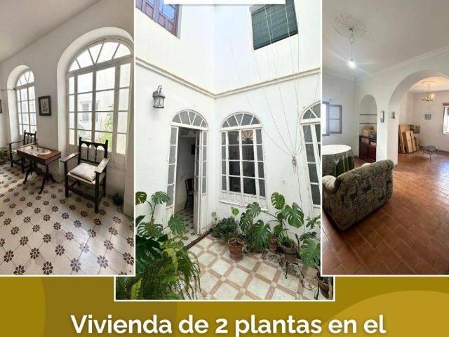 Chalet en venta en Carmona, Andalucía