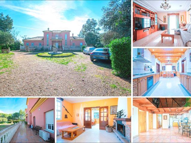 Chalet en venta en Carmona, Andalucía