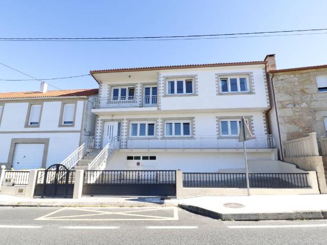Chalet en venta en Muros, Galicia