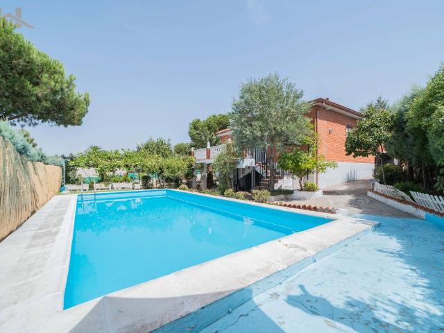 Villa en venta en Carranque