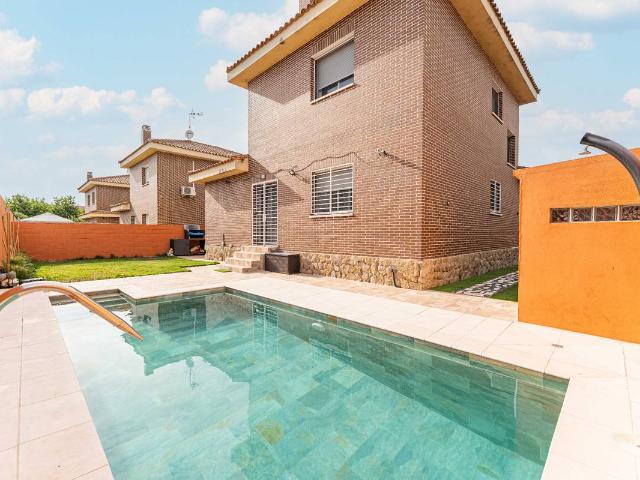 Villa en venta en Carranque