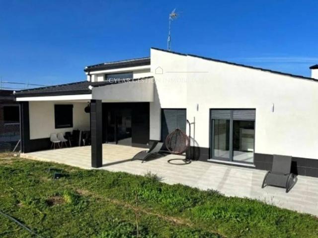 Villa en venta en Carrascal De Barregas