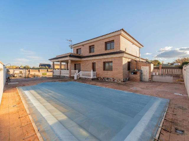 Chalet en venta en Casarrubios Del Monte, Castilla-La Mancha